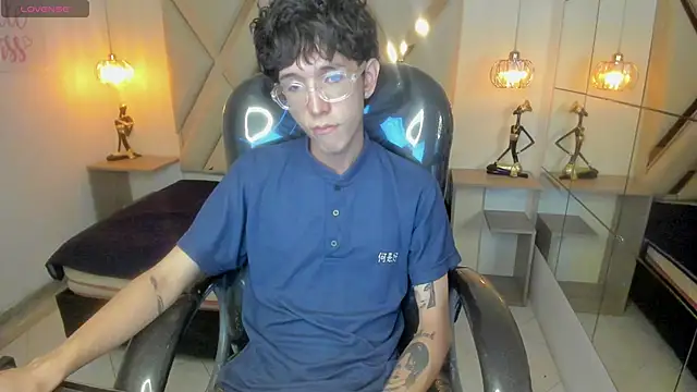 Snapshot of Dewon20_ chatting on 04-08-26, 02:28 Dewon20 online show from 04-08-26, 02:28