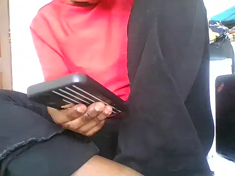 Snapshot of Thandie40 chatting on 03-30-26, 05:30 Thandie40 online show from 03-30-26, 05:30