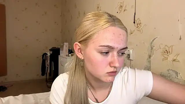 Snapshot of Sophia_Blonde chatting on 04-05-26, 04:37 Sophia Blonde online show from 04-05-26, 04:37