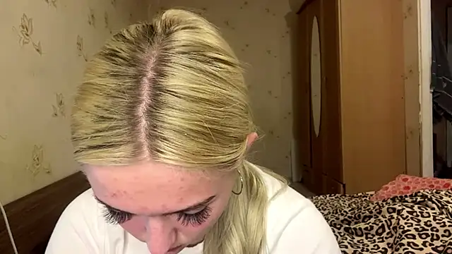 Sophia Blonde online show from 05-10-26, 05:29