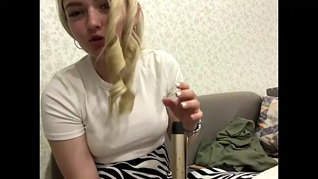 Sophia Blonde online show from 05-18-26, 04:57