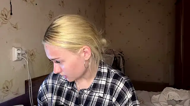 Sophia Blonde online show from 05-20-26, 03:29