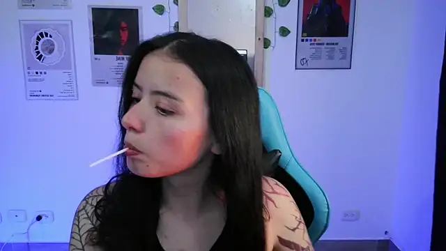 Snapshot of JadeMonet_ chatting on 03-25-26, 01:44 JadeMonet online show from 03-25-26, 01:44