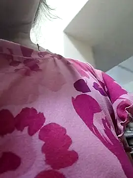 Snapshot of HeartlessGirl chatting on 03-25-26, 05:52 HeartlessGirl online show from 03-25-26, 05:52