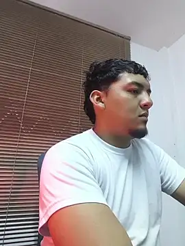 Snapshot of Itsdavidxxx chatting on 04-18-26, 11:49 Itsdavidxxx online show from 04-18-26, 11:49