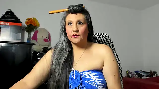 Merlyna Goldenss online show from 04-25-26, 03:09