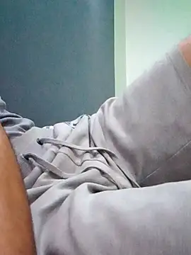 Snapshot of sexy69niko chatting on 04-19-26, 12:33 sexy69niko online show from 04-19-26, 12:33