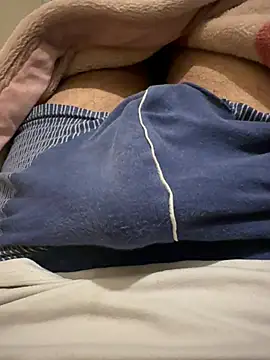 Snapshot of shyyyyy0 chatting on 03-27-26, 04:18 shyyyyy0 online show from 03-27-26, 04:18