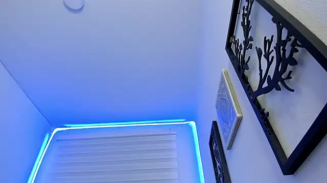 Snapshot of Sara_Red_X chatting on 03-27-26, 03:12 Sara Red X online show from 03-27-26, 03:12