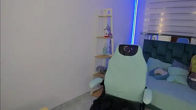 Sara Red X online show from 04-25-26, 07:44