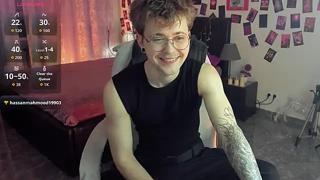 Snapshot of Thomas_Norton chatting on 03-25-26, 03:40 Thomas Norton online show from 03-25-26, 03:40