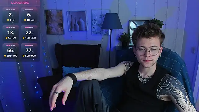 Snapshot of Thomas_Norton chatting on 06-27-26, 08:47 Thomas Norton online show from 06-27-26, 08:47