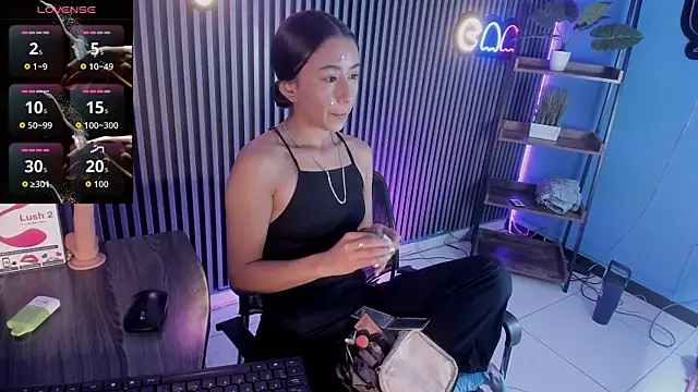 Snapshot of Luna_roose1 chatting on 04-19-26, 12:26 Luna roose1 online show from 04-19-26, 12:26