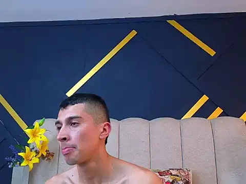 Snapshot of MiaANDronyy chatting on 03-29-26, 07:25 MiaANDronyy online show from 03-29-26, 07:25