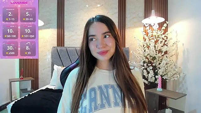 Snapshot of Anissa_m_ chatting on 04-13-26, 02:11 Anissa m online show from 04-13-26, 02:11
