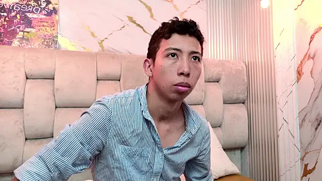 Snapshot of MOgekobig19 chatting on 03-29-26, 11:43 MOgekobig19 online show from 03-29-26, 11:43