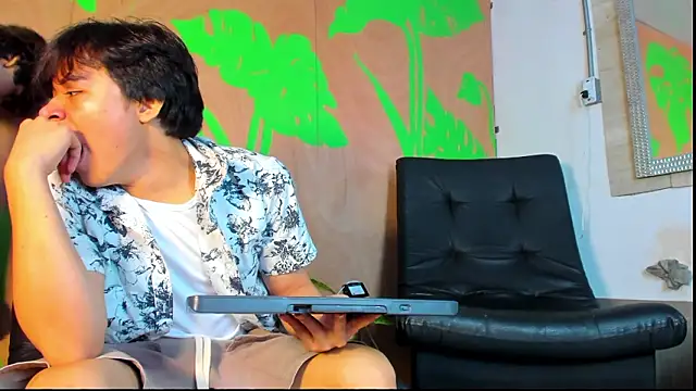 Snapshot of Max_gold chatting on 03-27-26, 03:45 Max gold online show from 03-27-26, 03:45