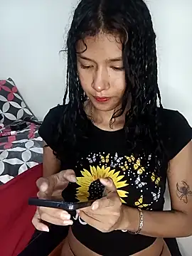 Yi Uzi online show from 04-25-26, 01:08