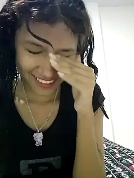 Yi Uzi online show from 05-15-26, 11:12