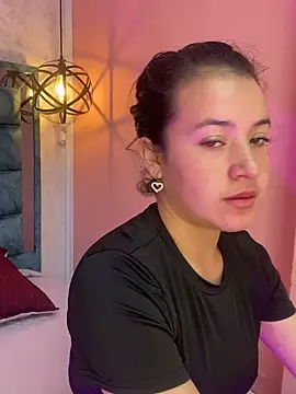 Snapshot of tinkerbell_pink22 chatting on 03-31-26, 01:22 tinkerbell pink22 online show from 03-31-26, 01:22