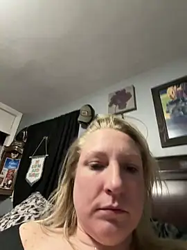 Snapshot of sweetkacibaby chatting on 04-08-26, 04:23 sweetkacibaby online show from 04-08-26, 04:23