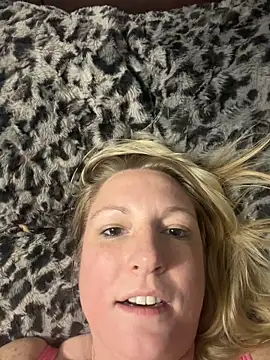 Snapshot of sweetkacibaby chatting on 04-10-26, 01:27 sweetkacibaby online show from 04-10-26, 01:27