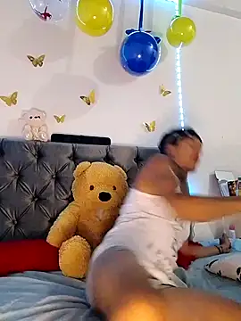 Snapshot of ANDRES_URRIETA chatting on 04-07-26, 10:05 ANDRES URRIETA online show from 04-07-26, 10:05