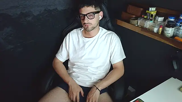 Snapshot of geno_a90 chatting on 03-26-26, 04:40 geno a90 online show from 03-26-26, 04:40