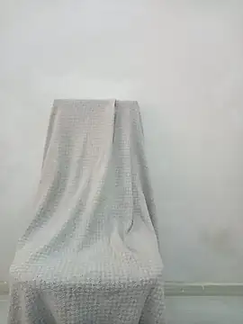 Snapshot of Rosesarem chatting on 05-09-26, 05:23 Rosesarem online show from 05-09-26, 05:23