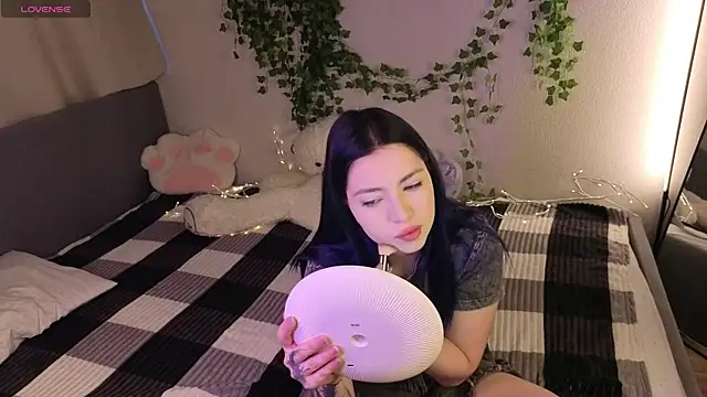 honey cherrry online show from 06-17-26, 01:41