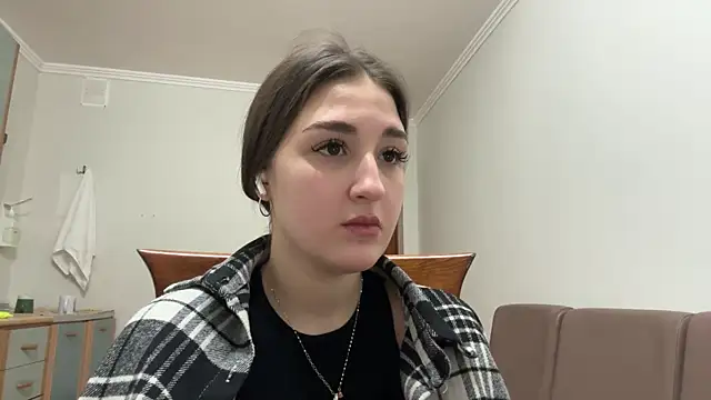 Annnna  online show from 04-14-26, 04:02