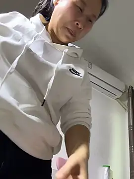 Snapshot of Yunduo-y chatting on 04-02-26, 07:28 Yunduo-y online show from 04-02-26, 07:28