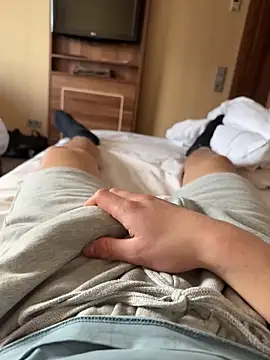 Snapshot of justin2787 chatting on 03-26-26, 04:23 justin2787 online show from 03-26-26, 04:23