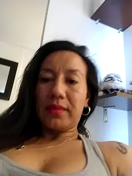 Snapshot of danna_tt chatting on 07-18-26, 09:51 danna tt online show from 07-18-26, 09:51