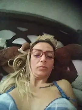 AlanaBrunetteX X online show from 04-19-26, 03:00