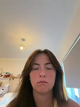LolaSkyee online show from 06-26-26, 06:51