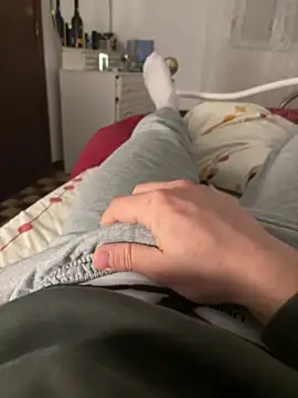 Snapshot of oliveira002 chatting on 03-26-26, 07:30 oliveira002 online show from 03-26-26, 07:30