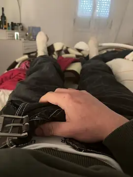 Snapshot of oliveira002 chatting on 03-27-26, 05:34 oliveira002 online show from 03-27-26, 05:34