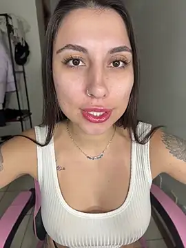 Snapshot of Carolzinhalux69 chatting on 06-26-26, 12:04 Carolzinhalux69 online show from 06-26-26, 12:04