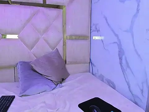 Snapshot of LunaaCastillo chatting on 04-06-26, 11:27 LunaaCastillo online show from 04-06-26, 11:27