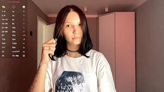 AmeliaMiotii online show from 04-29-26, 11:03