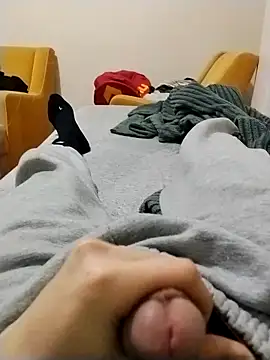 Snapshot of y2561 chatting on 03-31-26, 10:43 y2561 online show from 03-31-26, 10:43