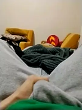 Snapshot of y2561 chatting on 04-03-26, 11:58 y2561 online show from 04-03-26, 11:58