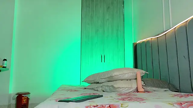 Snapshot of tifaniith_ chatting on 03-27-26, 07:13 tifaniith online show from 03-27-26, 07:13