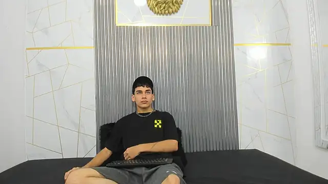 Snapshot of Kitsune_44 chatting on 03-27-26, 06:51 Kitsune 44 online show from 03-27-26, 06:51