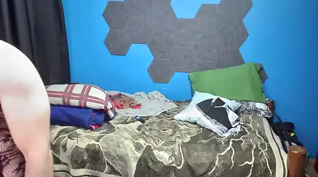 Snapshot of MachoPutito chatting on 02-16-25, 04:20 MachoPutito online show from 02-16-25, 04:20