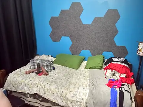 Snapshot of MachoPutito chatting on 12-14-25, 07:25 MachoPutito online show from 12-14-25, 07:25