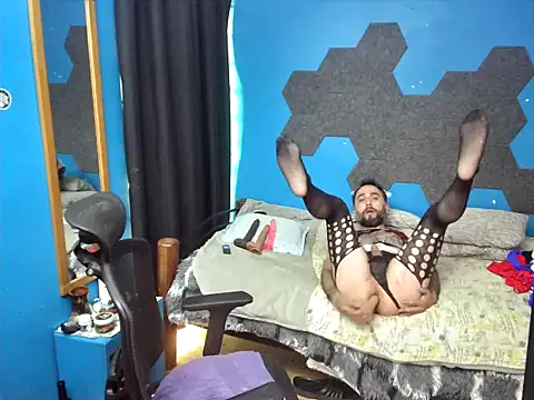 Snapshot of MachoPutito chatting on 02-20-26, 07:58 MachoPutito online show from 02-20-26, 07:58