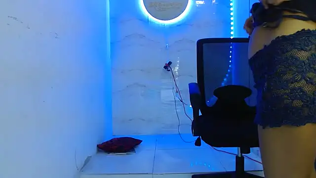 Snapshot of Lucy_slupyyy_hard chatting on 05-02-26, 04:01 Lucy slupyyy hard online show from 05-02-26, 04:01