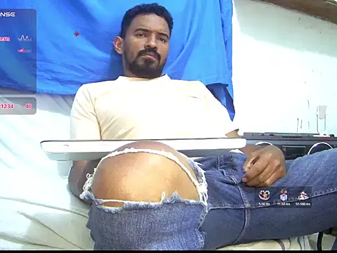 Snapshot of Max_velvet chatting on 04-03-26, 04:43 Max velvet online show from 04-03-26, 04:43